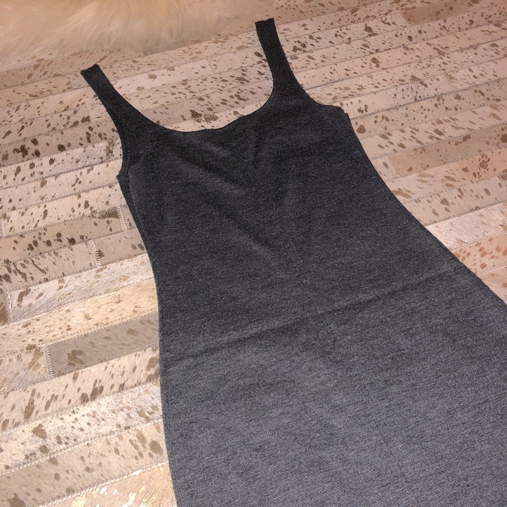 Grey Midi Dress. Nice Feminine Silhouette